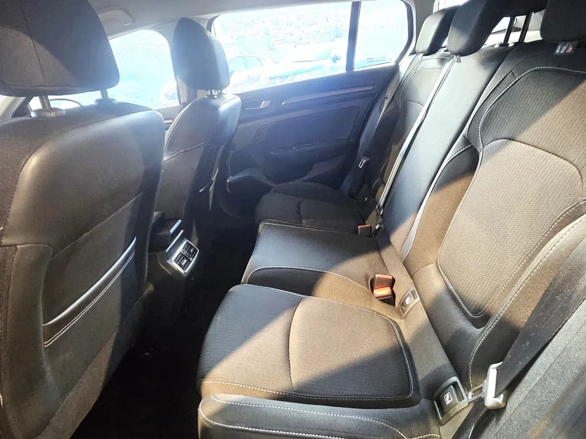Renault Mégane IV - photo 19