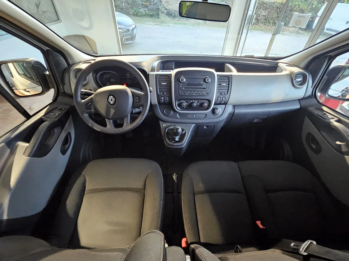 Renault Trafic Combi - photo 10