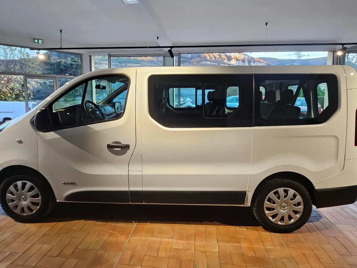 Renault Trafic Combi - photo 4