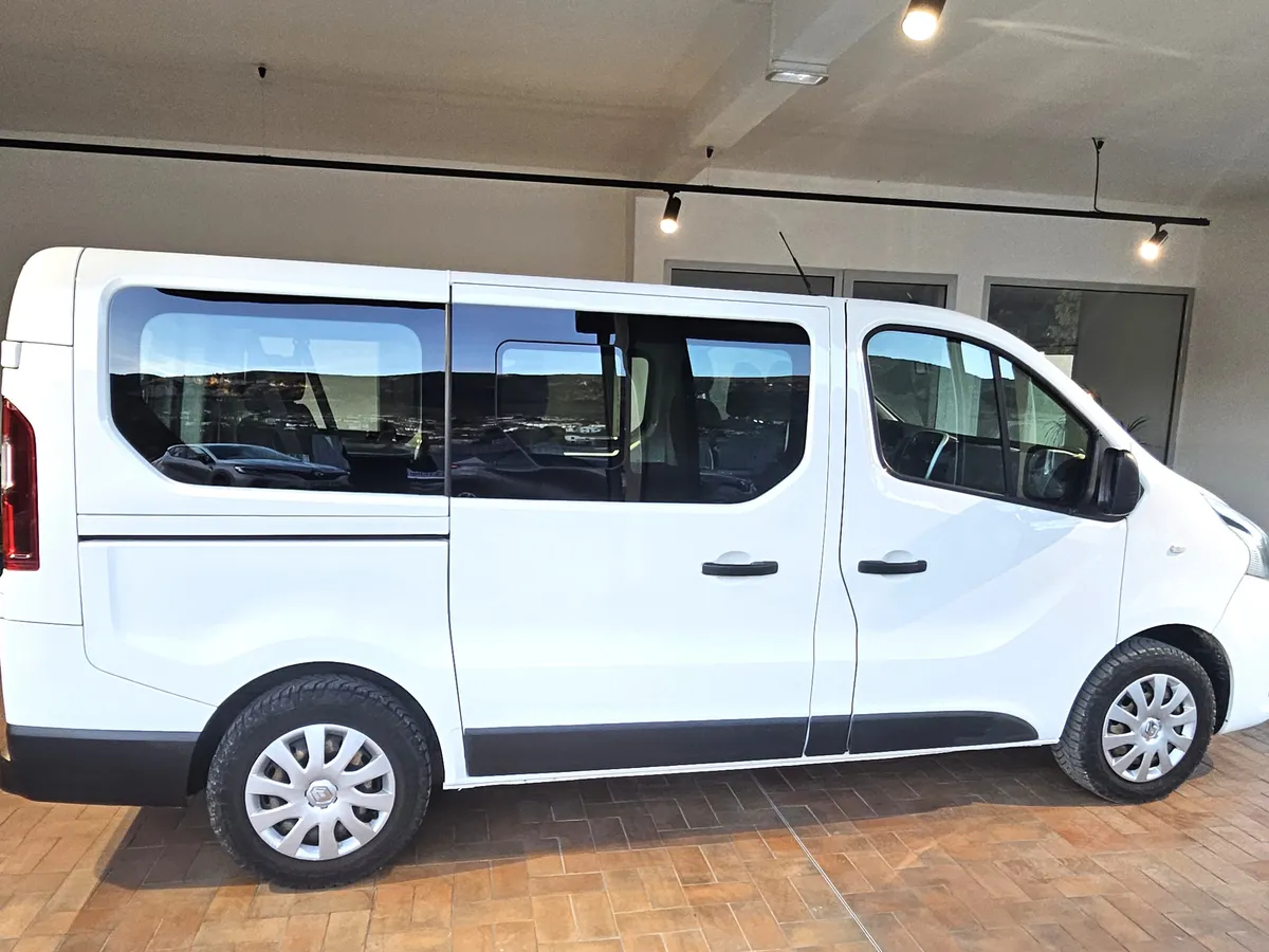 Renault Trafic Combi - photo 8