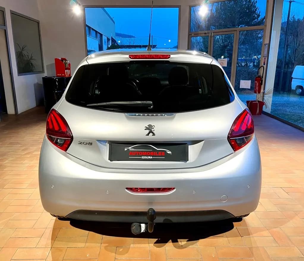 Peugeot 208 - photo 4