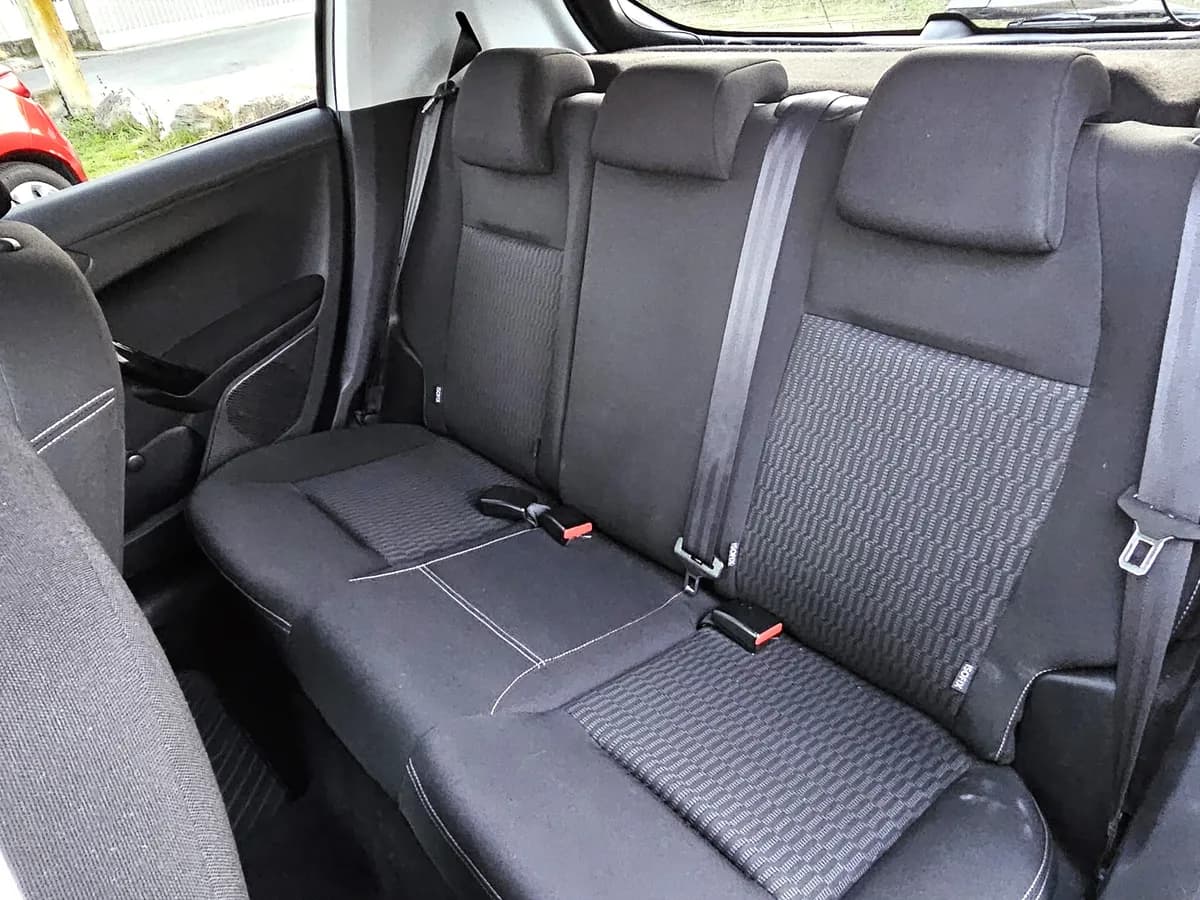 Peugeot 208 - photo 15