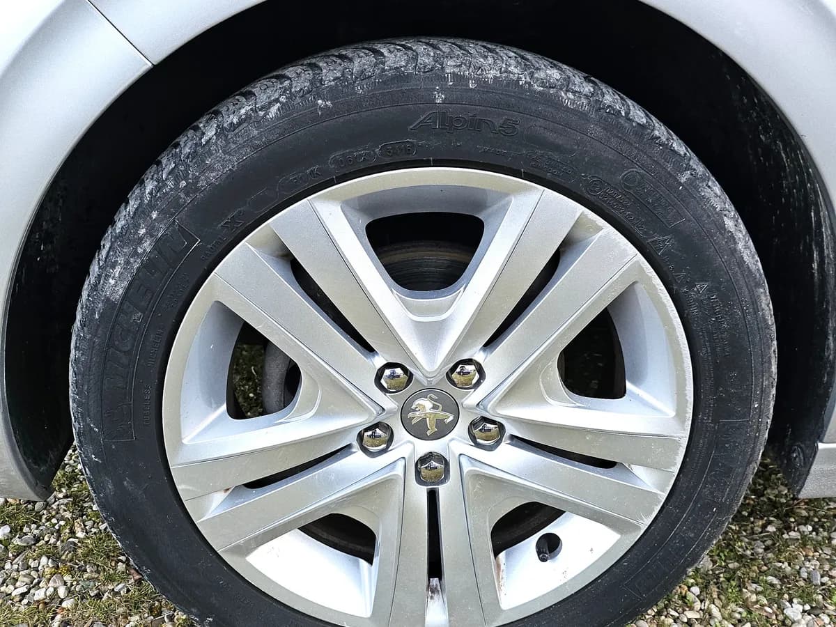 Peugeot 208 - photo 9