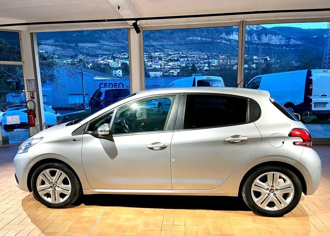 Peugeot 208 - photo 6
