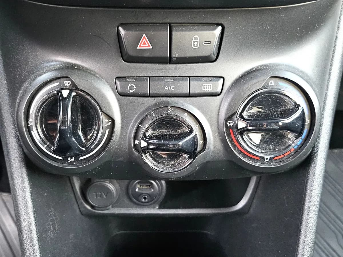 Peugeot 208 - photo 13