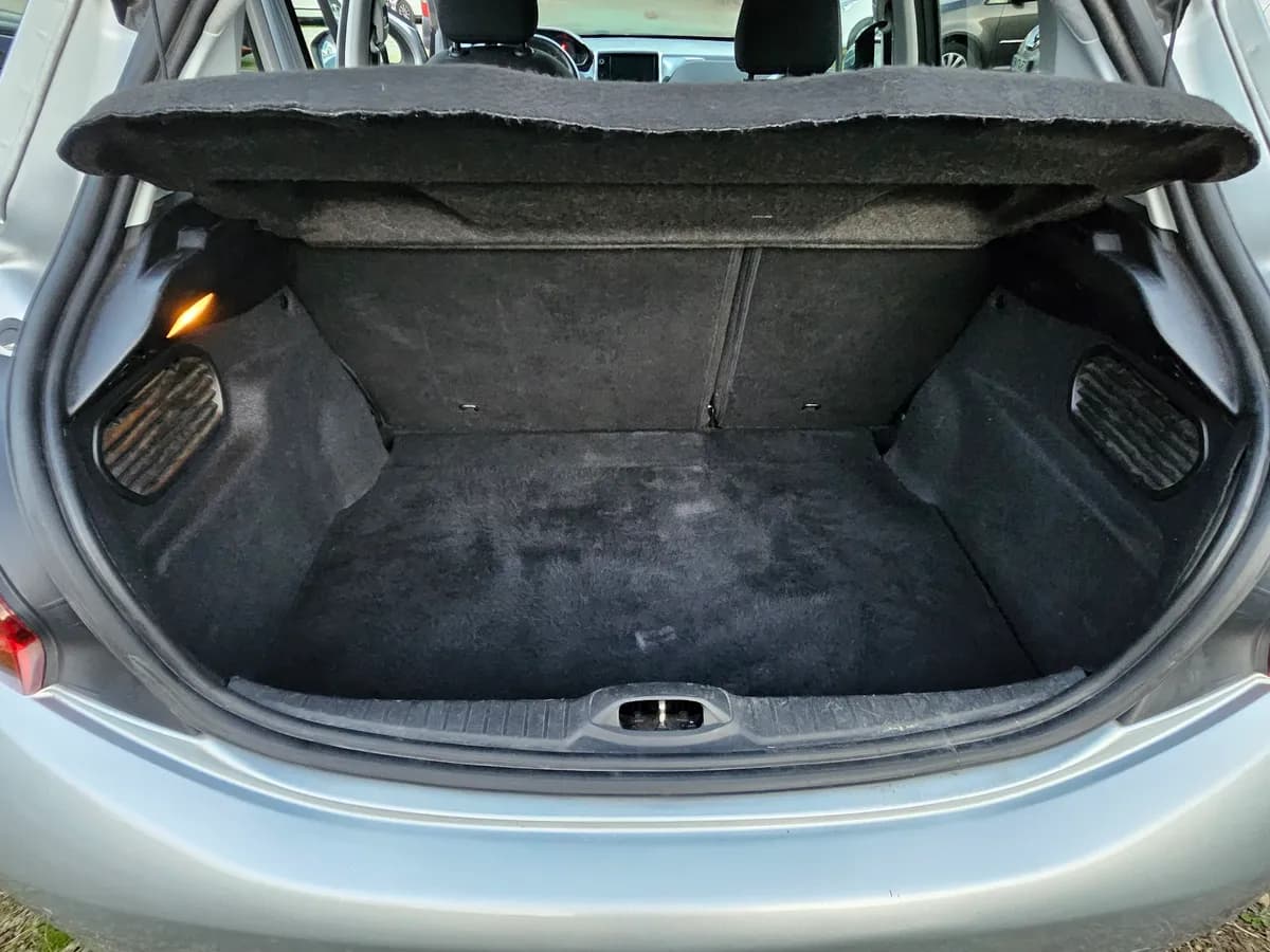 Peugeot 208 - photo 16