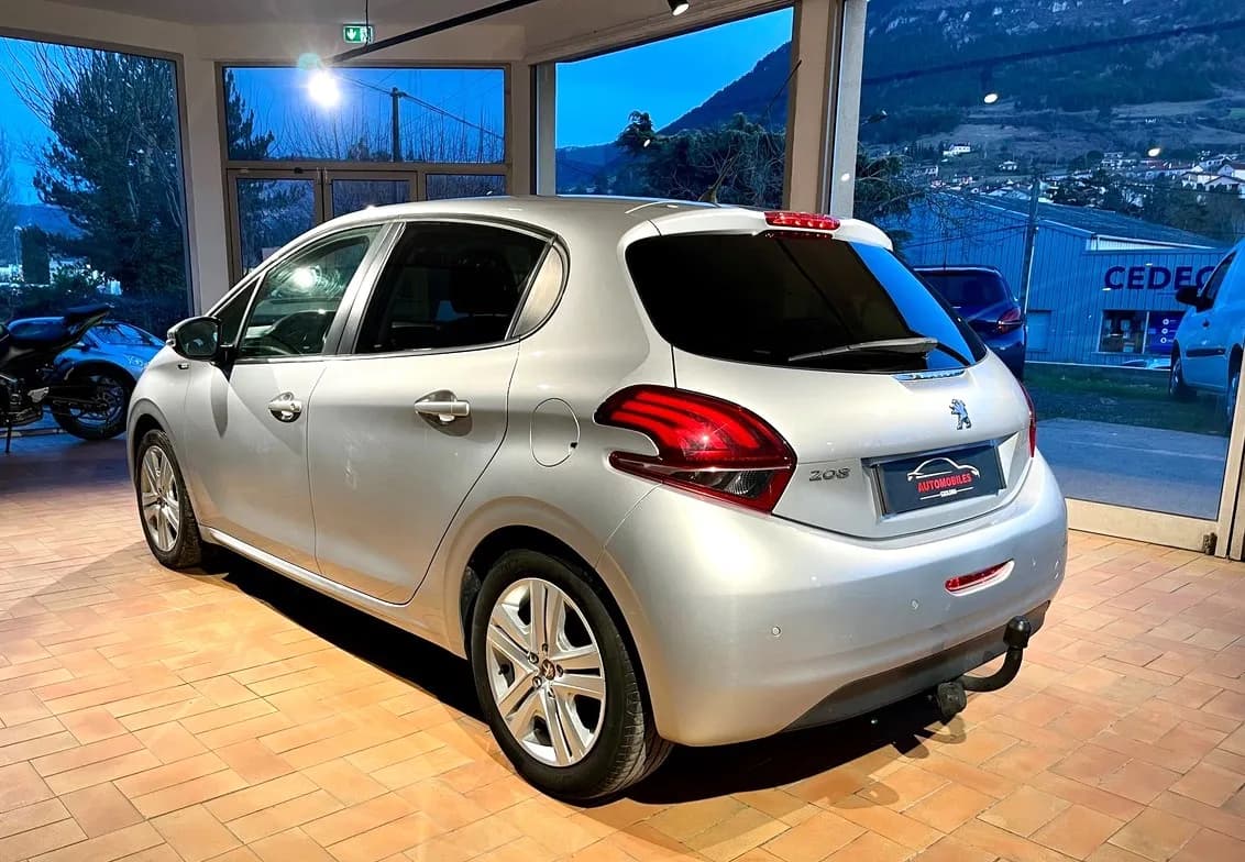 Peugeot 208 - photo 5
