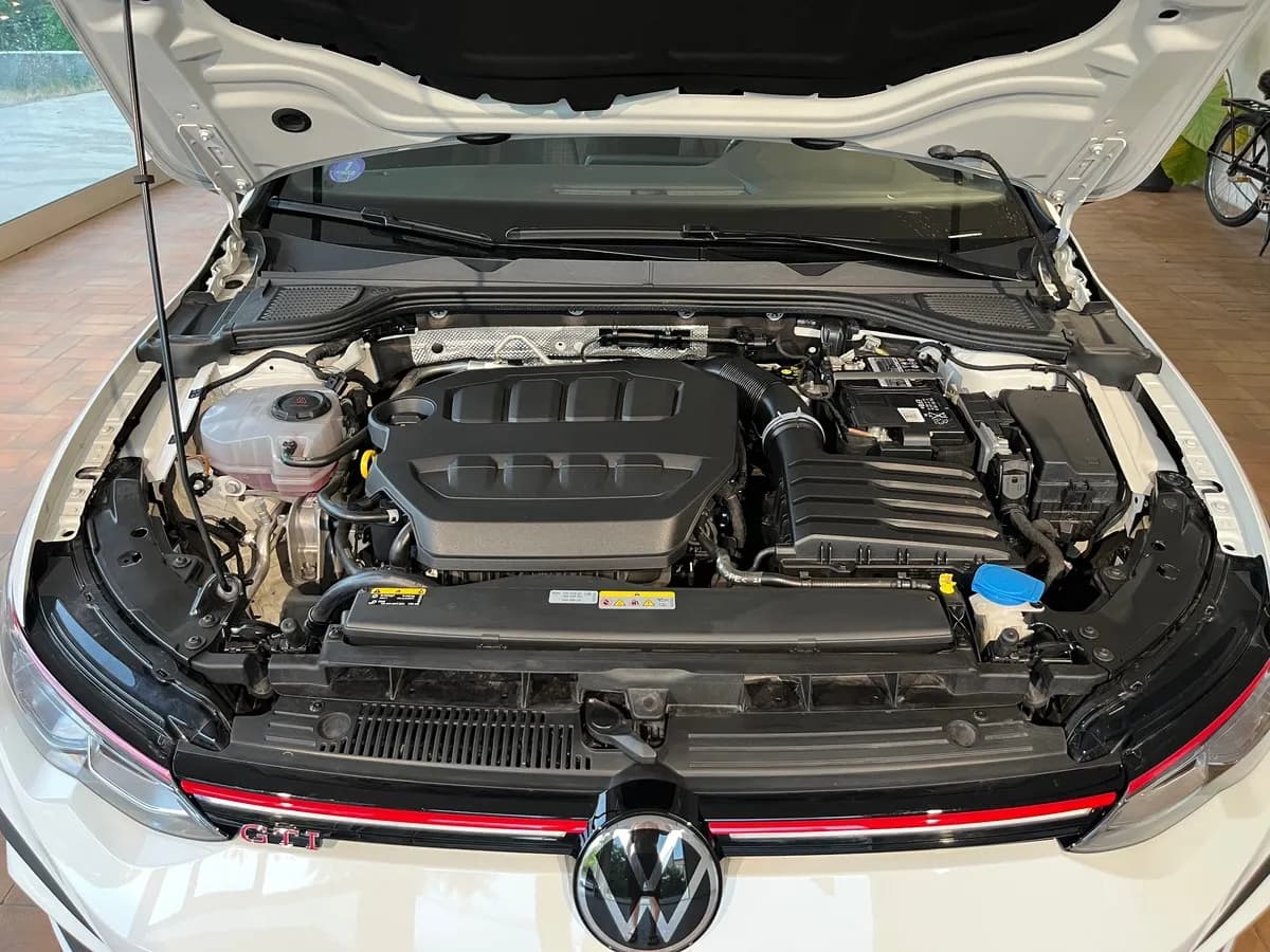 VOLKSWAGEN Golf VIII - photo 3