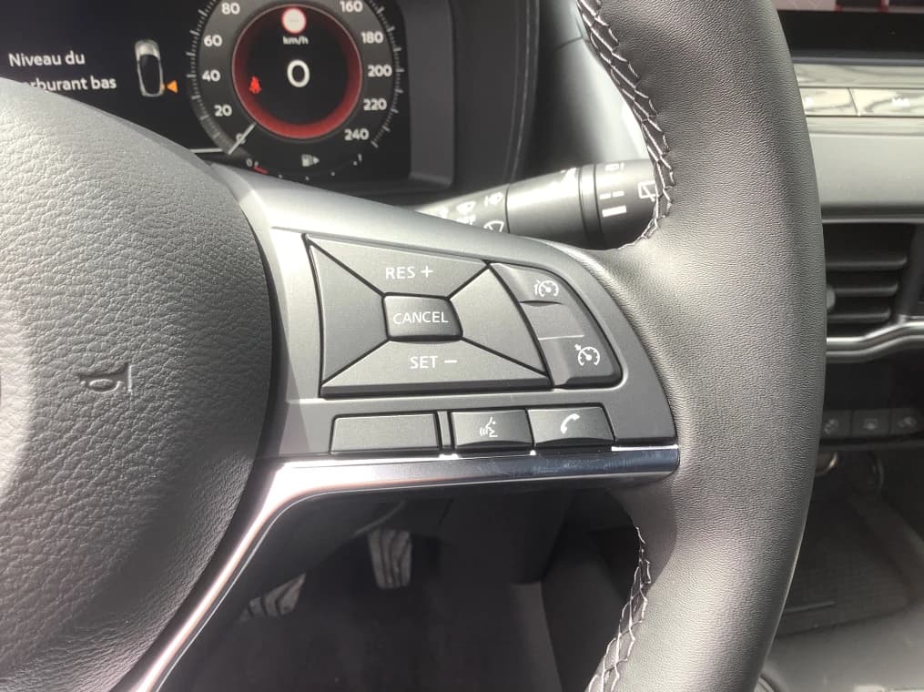 Nissan JUKE - photo 24
