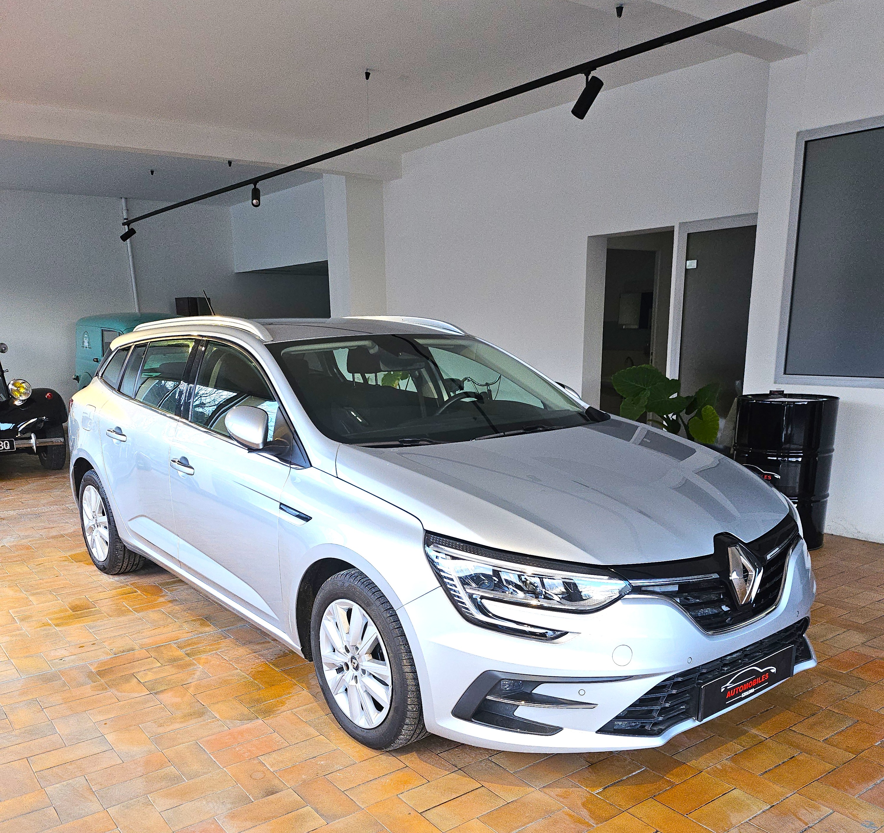 RENAULT  Megane