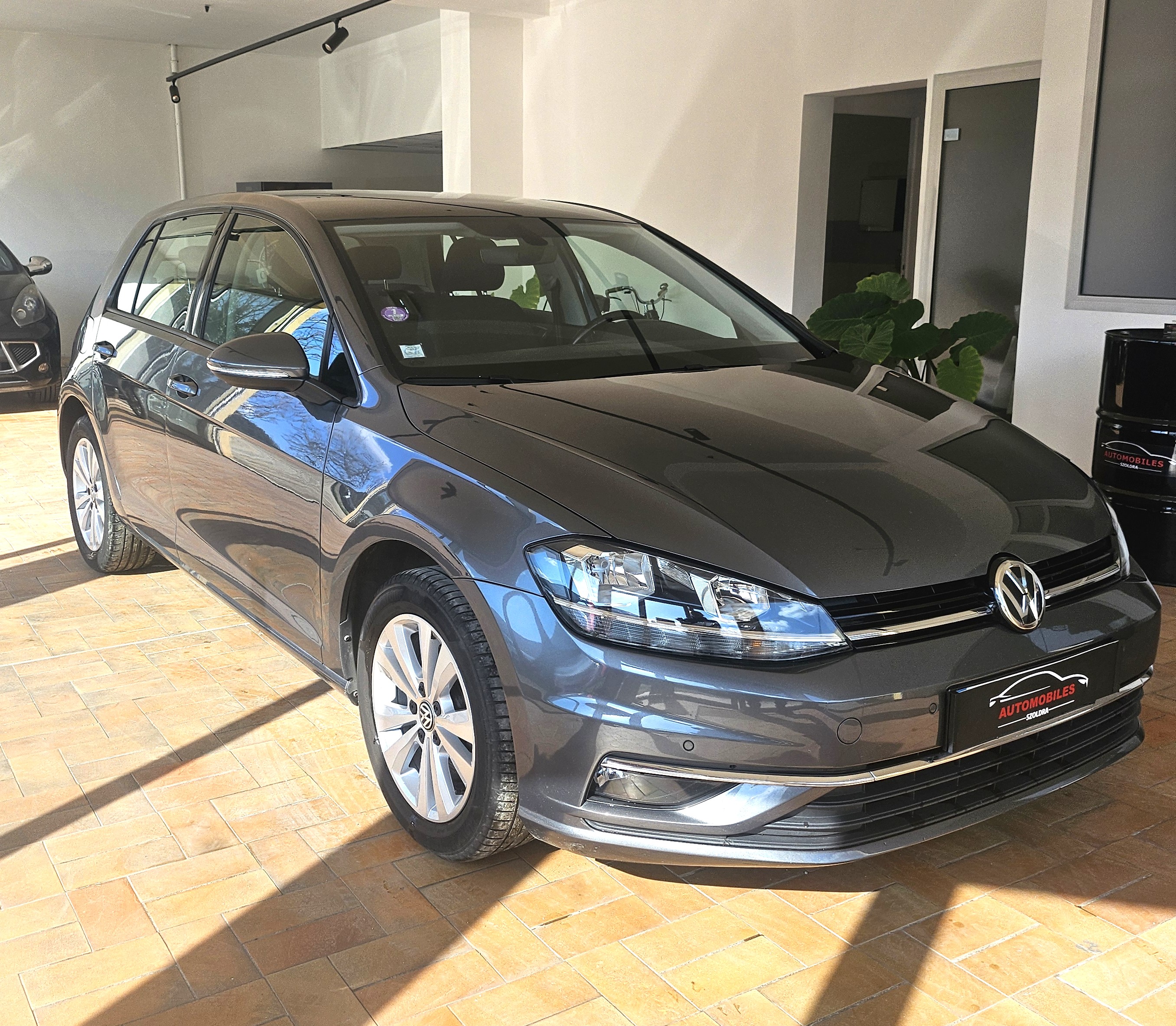 VOLKSWAGEN Golf VII